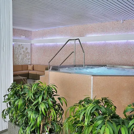 ホテル Wellness Orlik Kozarovice